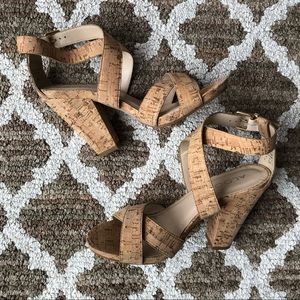Adorable cork strappy Aldo heels 👠